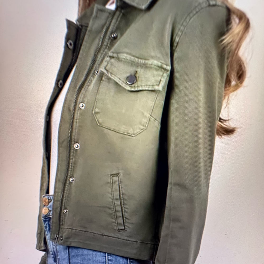 Amanda Boxy (not) Jacket - Picture 2 of 6